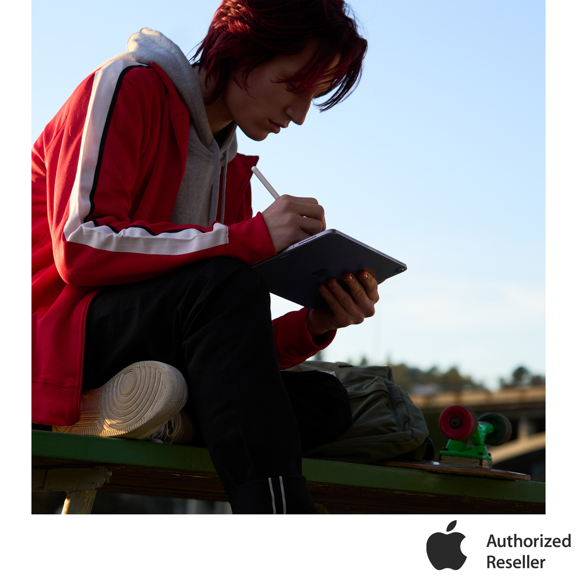 Apple 10.9 in. iPad Air 256GB Wi-Fi plus Cellular (Latest Model) - Image 8 of 9